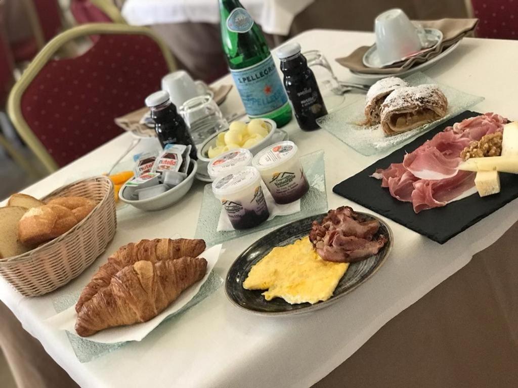 Da Gianni Hotel Zogno Bagian luar foto